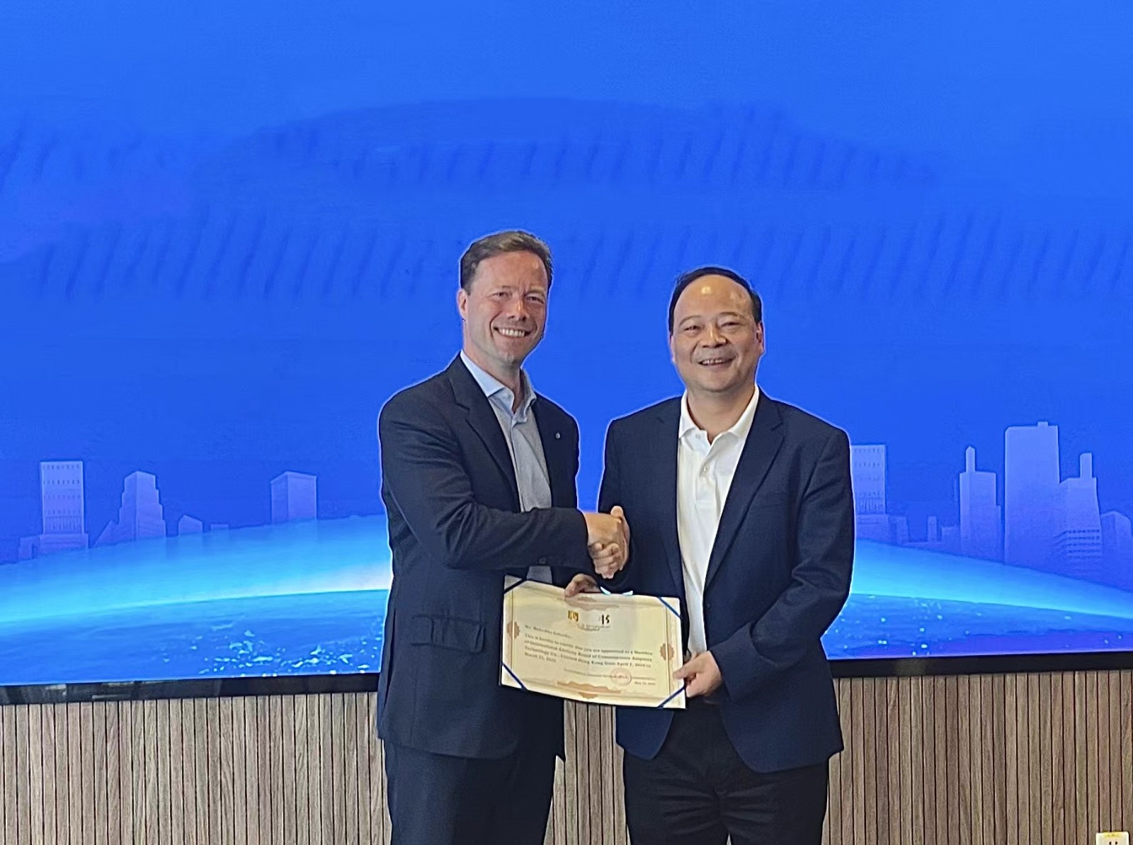 宋本顧問.jpg 宋本顧問.jpg