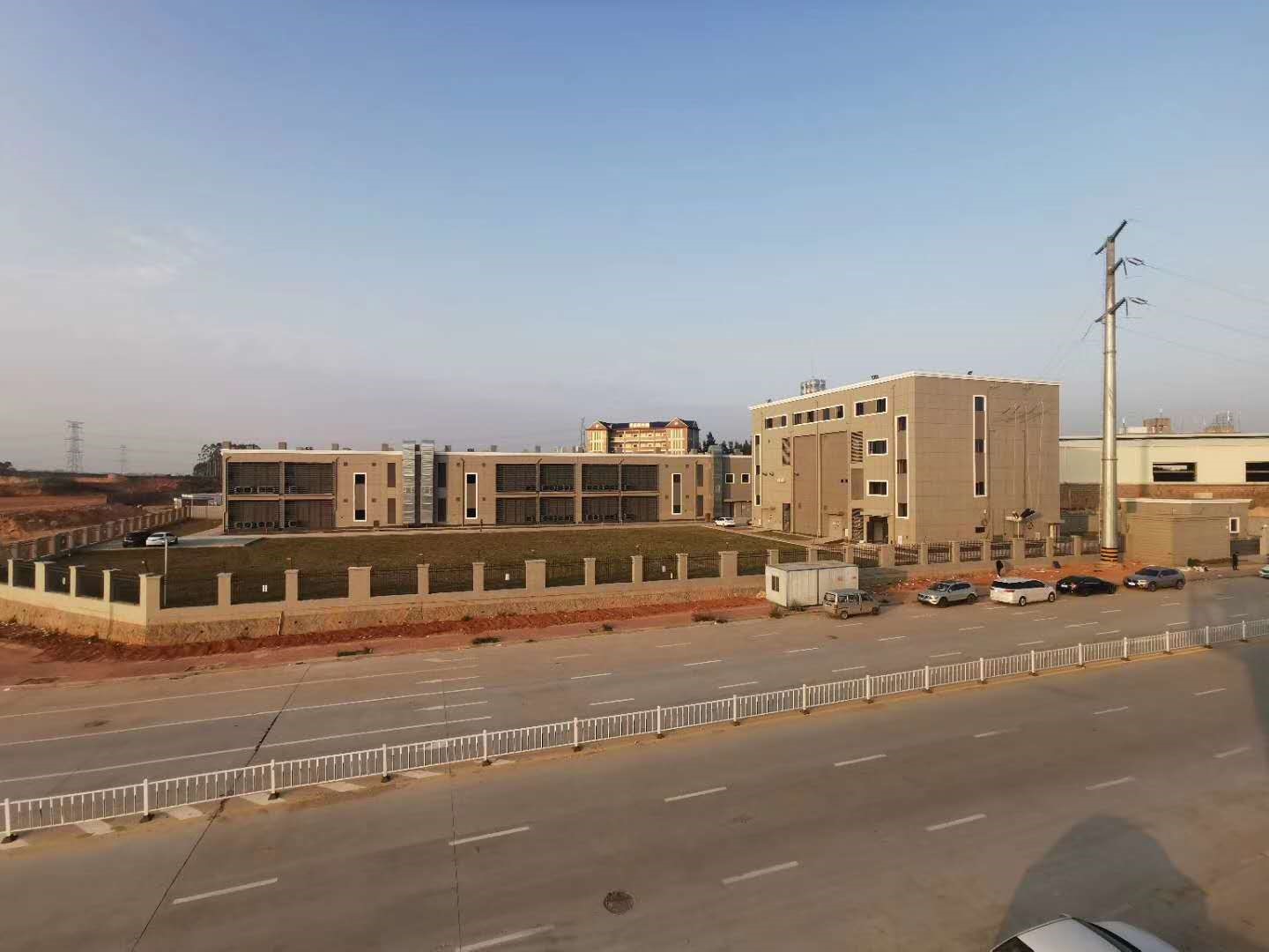 儲(chǔ)能1.jpg 儲(chǔ)能1.jpg